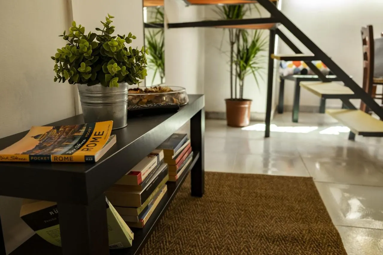 Casina Trastevere Rome 0*,  Italy